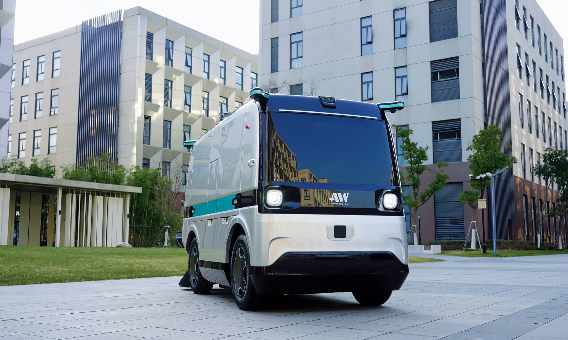 Autowise.ai launches multi-purpose autonomous sanitation vehicle capable of reducing operational costs by 70% – meet the Platforma-X!
